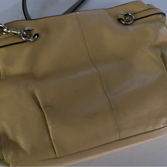 Coach Madison Sabrina satchel handbag in a soft yellow leather butter yellow - Picture 6 of 12